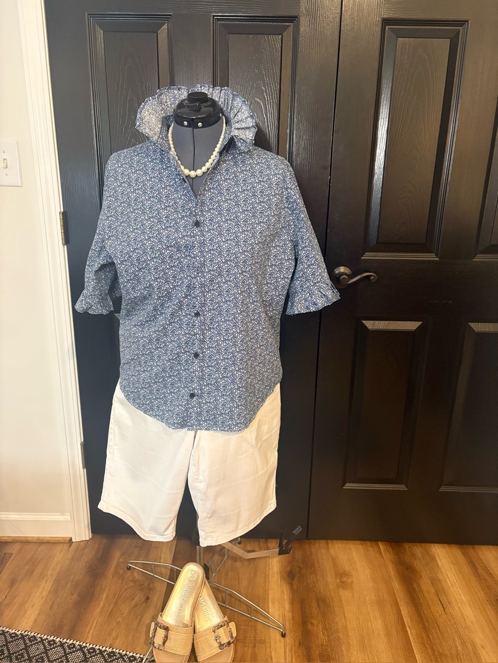 Recycled women’s ruffle collar shirt